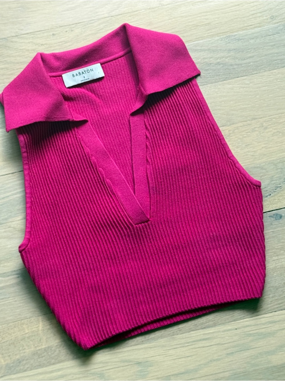 Aritzia Babaton Magenta Ribbed Sleeveless Polo Sweater / Size Small